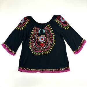 Black Bright Bohemian appliqué round neck top Medium Large Mexican Vacation